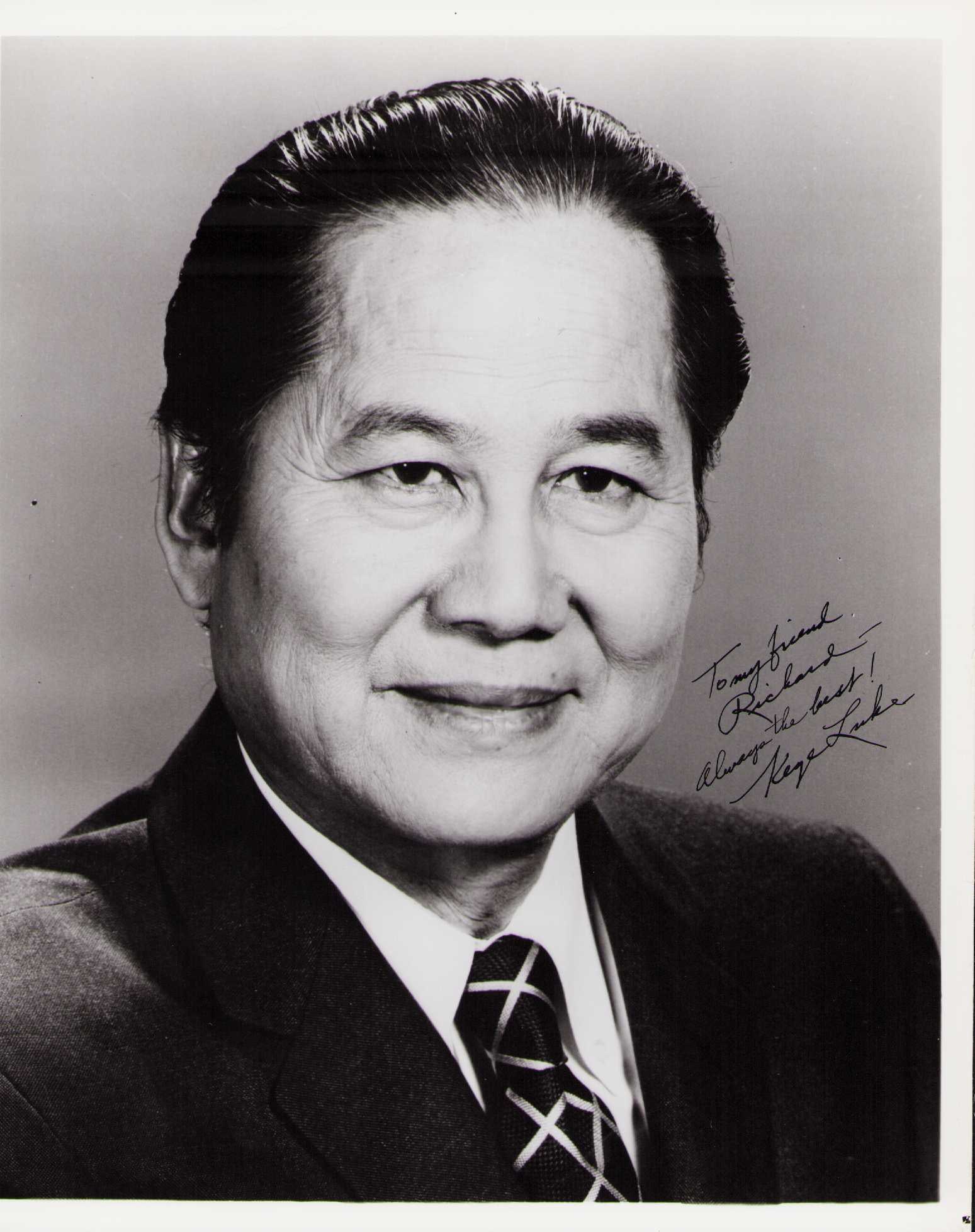 Keye Luke signed photograph (1 of 1)