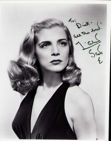 Lizabeth Scott signed photograph