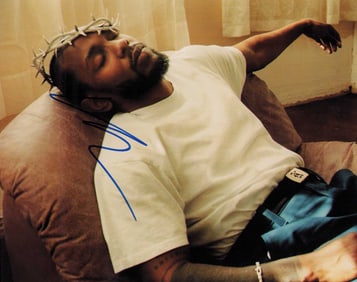 Kendrick Lamar signed photograph