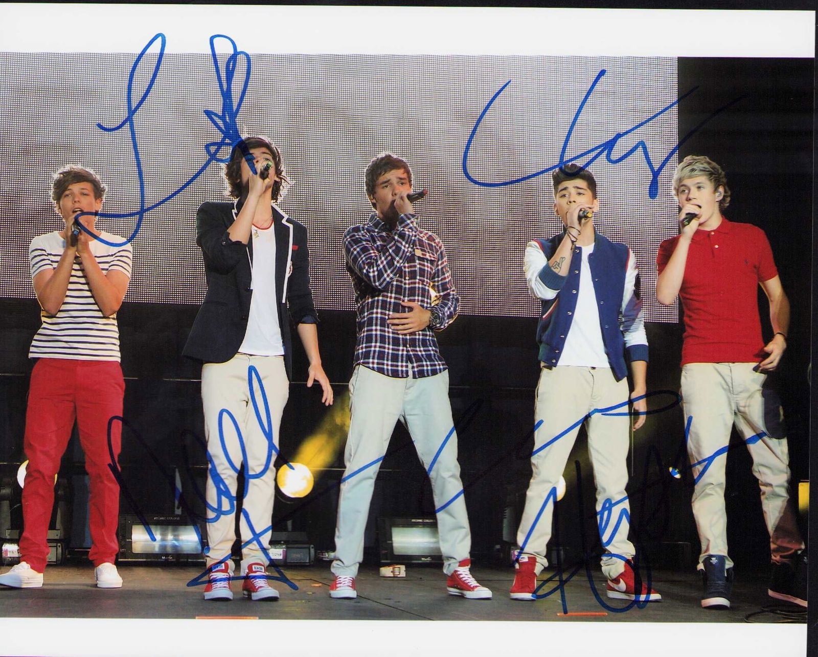 One Direction signed photograph (1 of 1)