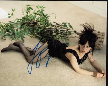 Jenna Ortega signed photograph