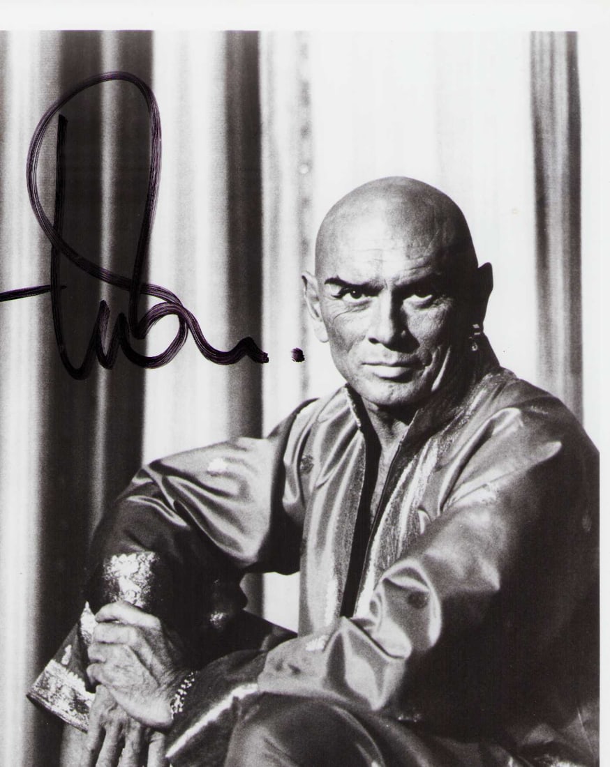 Yul Brynner signed photograph (1 of 1)