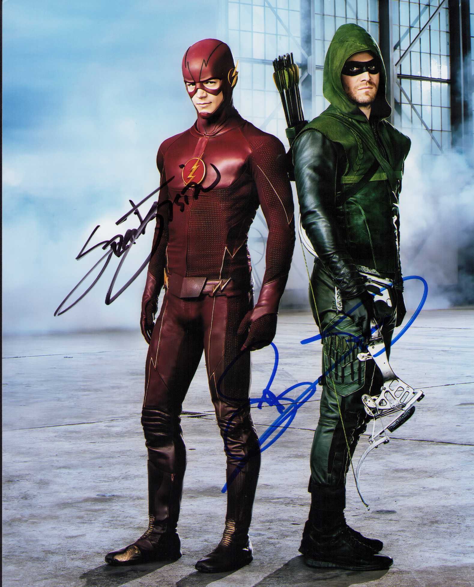 Flash and Arrow signed photograph (1 of 1)