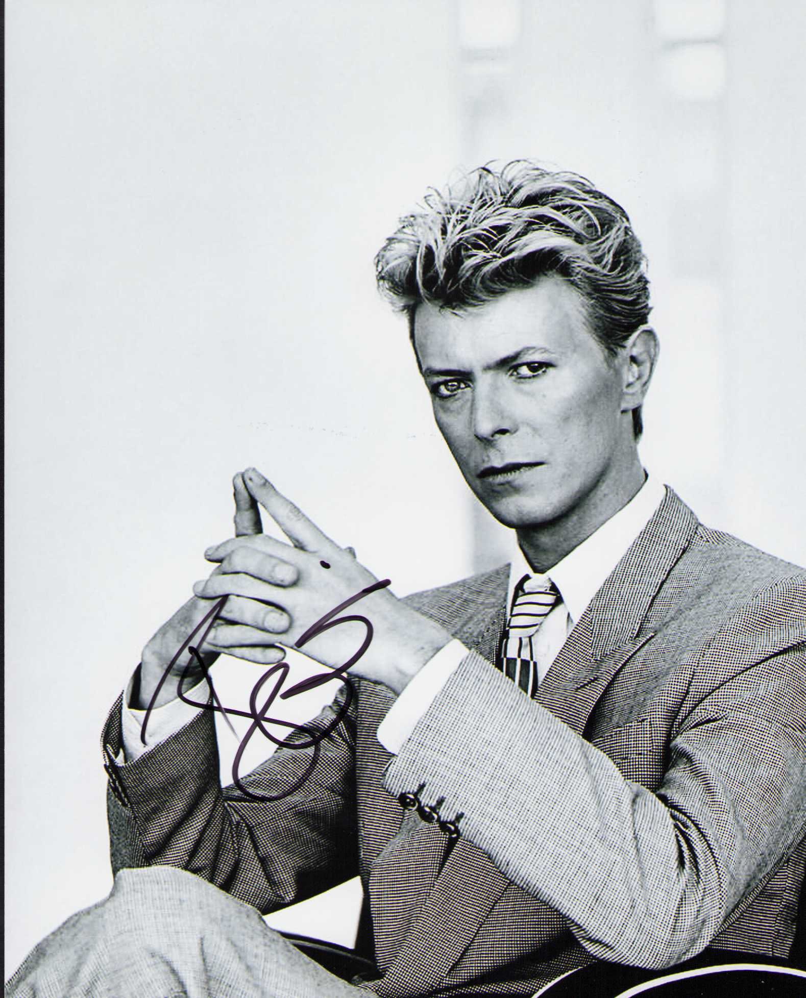 David Bowie signed photograph (1 of 1)