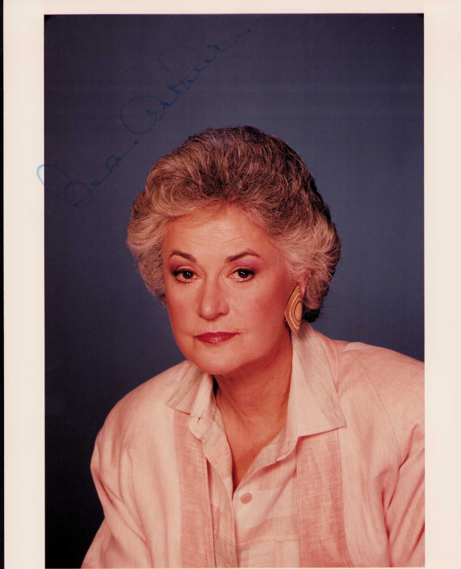 Bea Arthur signed photograph (1 of 1)