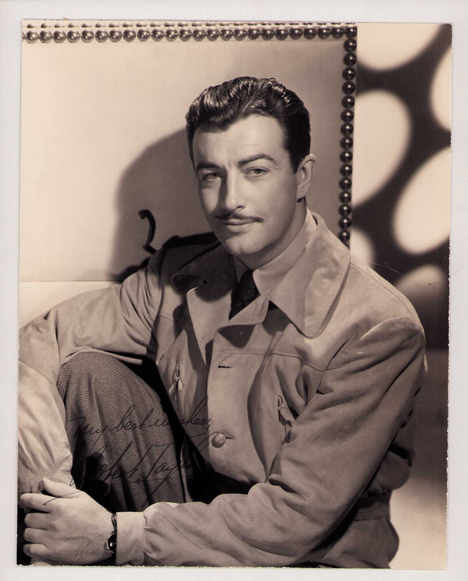 Robert Taylor signed photograph (1 of 1)