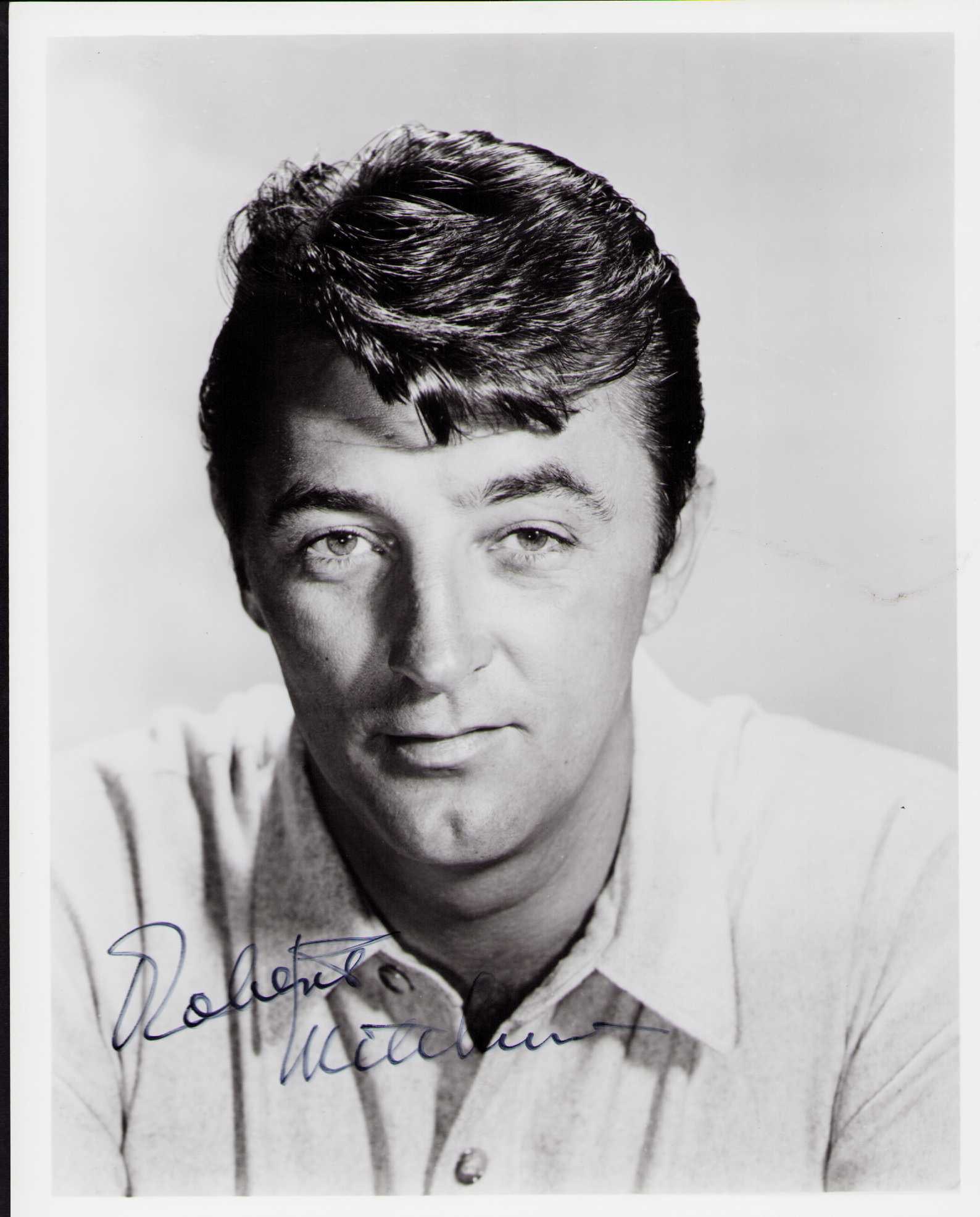Robert Mitchum signed photograph (1 of 1)