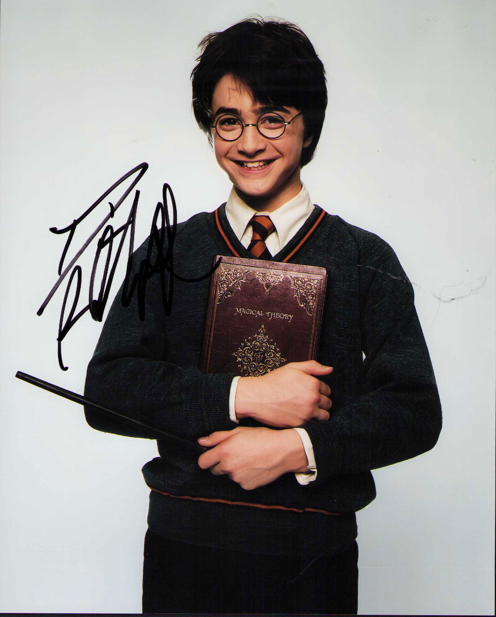 Daniel Radcliffe signed Harry Potter photograph (1 of 1)