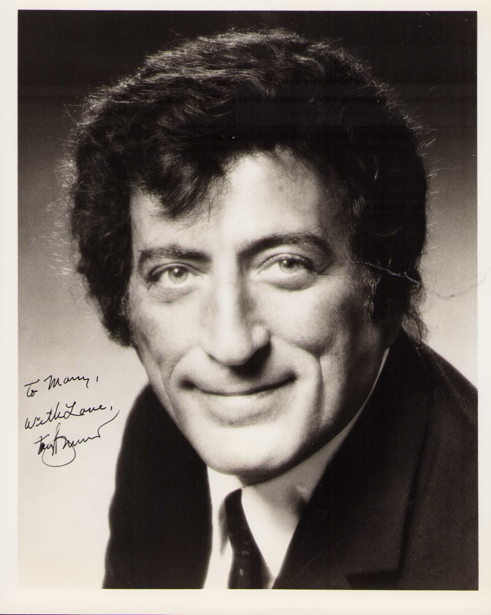 Tony Bennett vintage signed photograph (1 of 1)