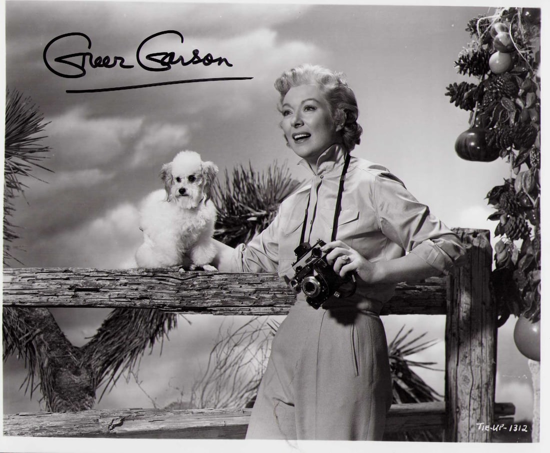 Greer Garson signed photograph (1 of 1)