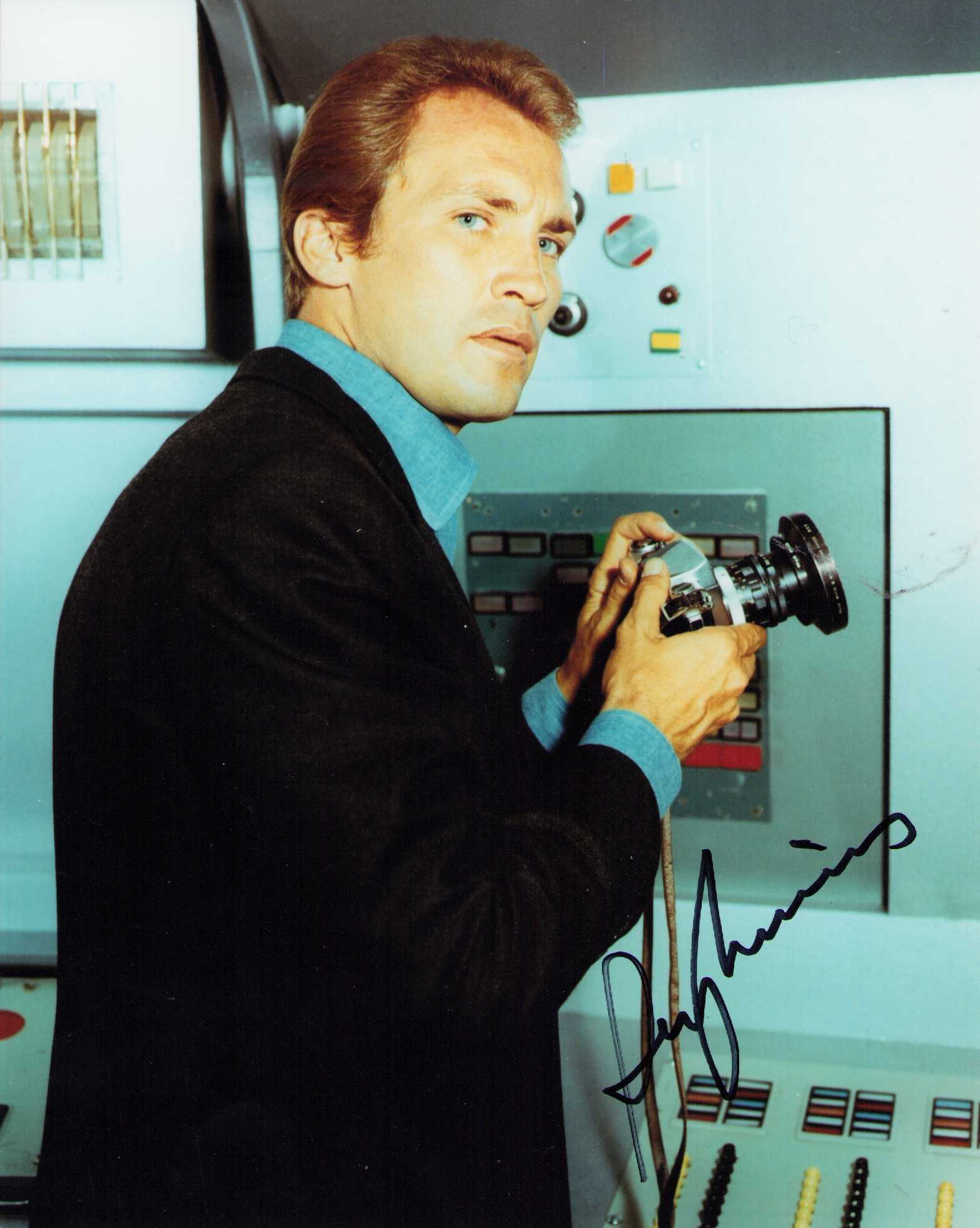 Roy Thinness signed Invaders photograph Scarce (1 of 1)