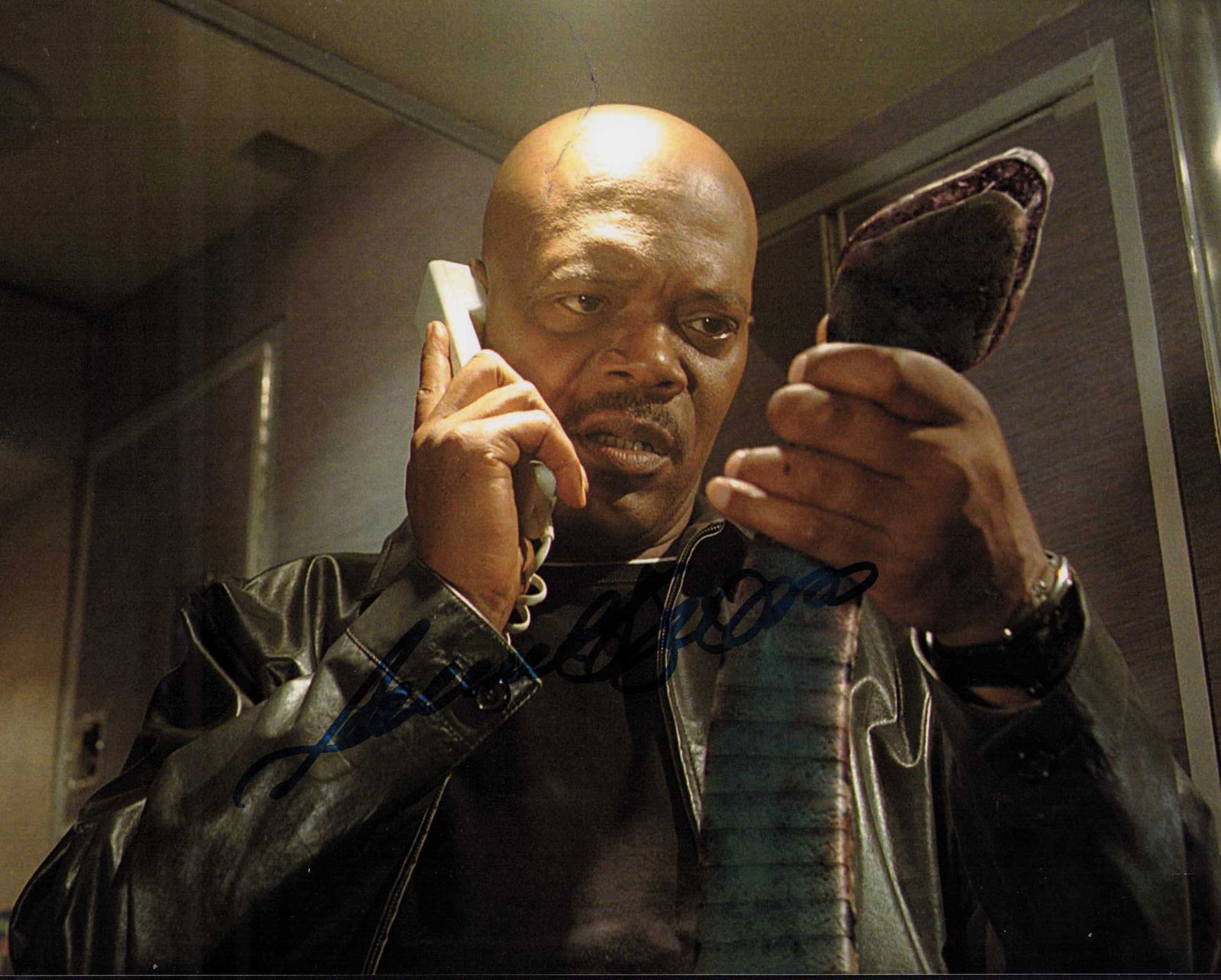 Samuel L Jackson Snakes on a Plane signed photograph: A Snakes onn the Plane signed 8x10 by the legendary actor and a tough signer also a Star Wars star too Certificate of AuthenticityEVERY item in this auction comes with at minimum one fully