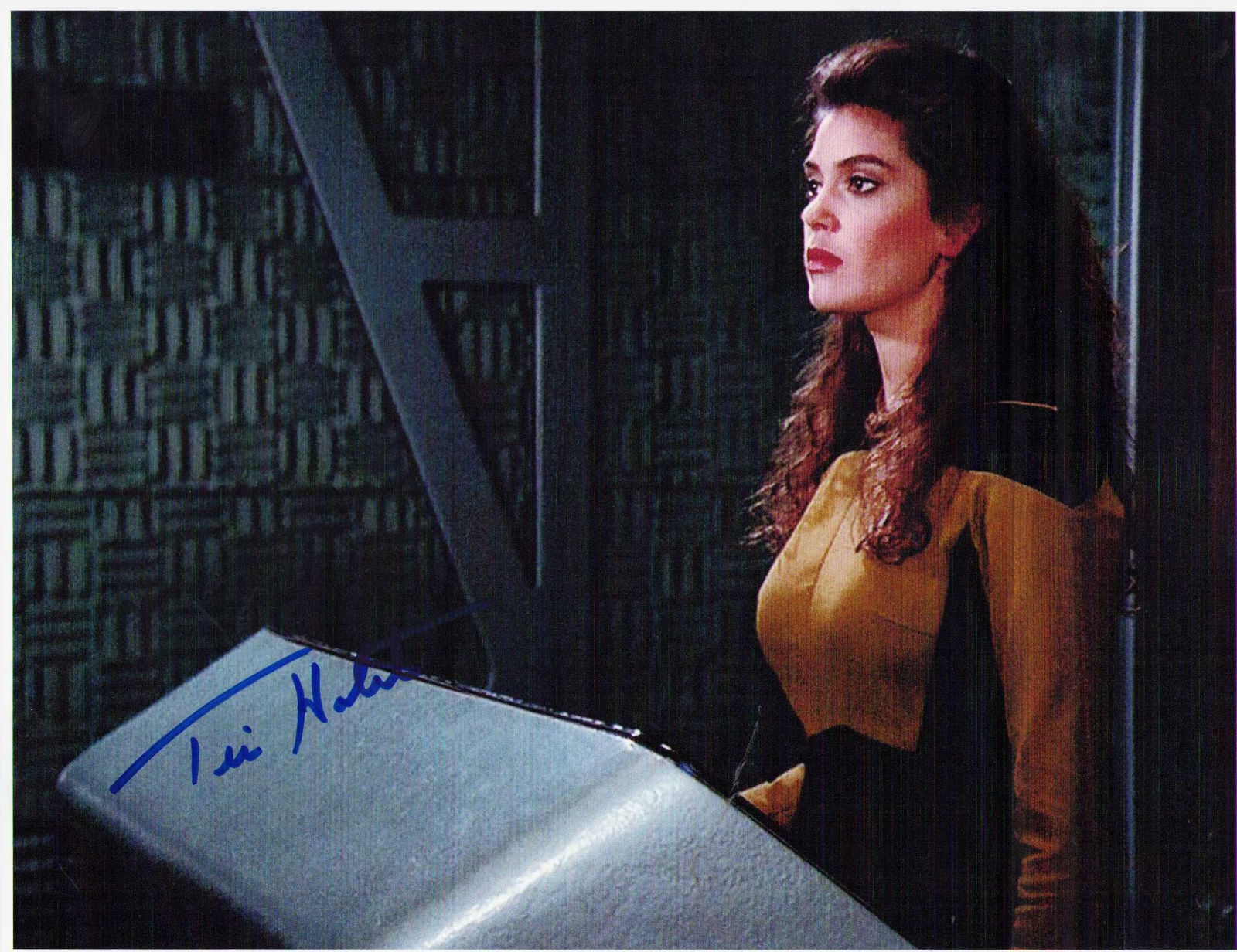 Teri Hatcher scarce Star Trek signed photograph: A scarce pre fame shot of her on Star Trek the Next Generation scarce Certificate of AuthenticityEVERY item in this auction comes with at minimum one fully illustrated and serial numbered COA signed b