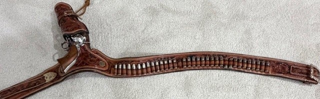 Clayton Moores personal gunbellt set pistol etc SIGNED: OK this is SPECIAL first lets talk about the quality of this it is a Josefs of Hollywood marked gunbelt they made the ones for Eastwood in Rawhide John Wayne you name it on Ebay some not NEARLY as