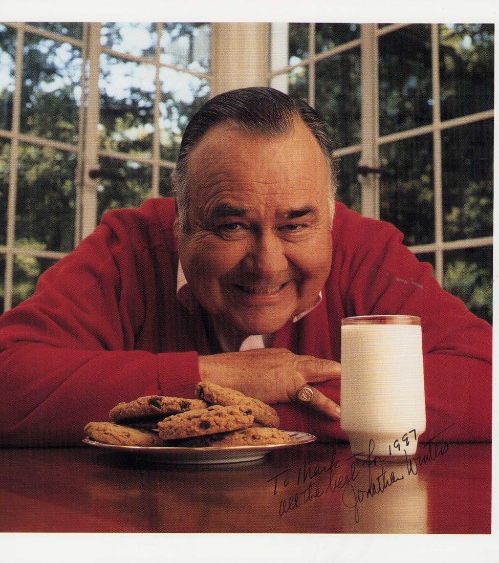Jonathan Winters signed photograph (1 of 1)
