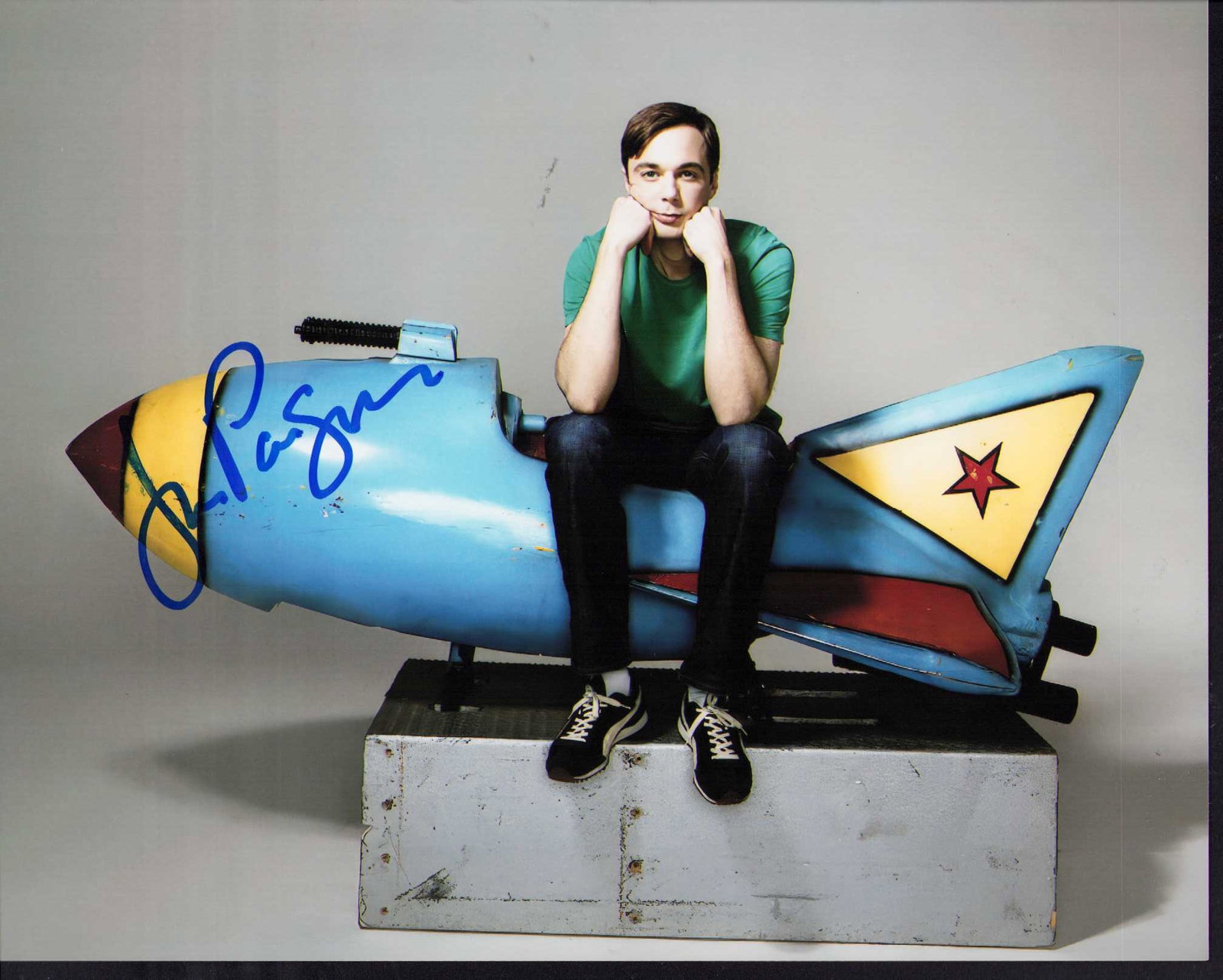 Jim Parsons signed photograph: A funny signed 8x10 of the Big Bang Theory star as Sheldon Certificate of AuthenticityEVERY item in this auction comes with at minimum one fully illustrated and serial numbered COA signed by the world