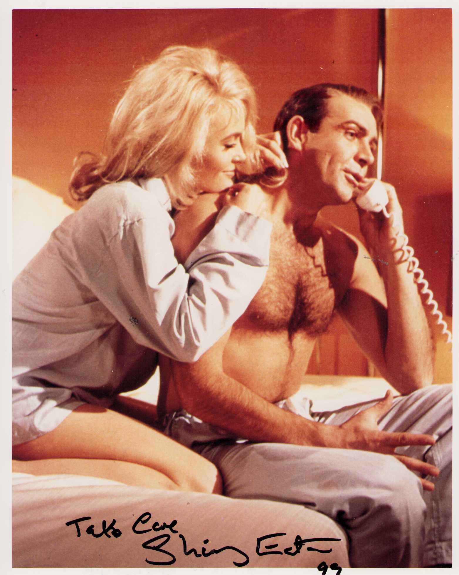 Shirley Eaton Bond babe signed photograph (1 of 1)