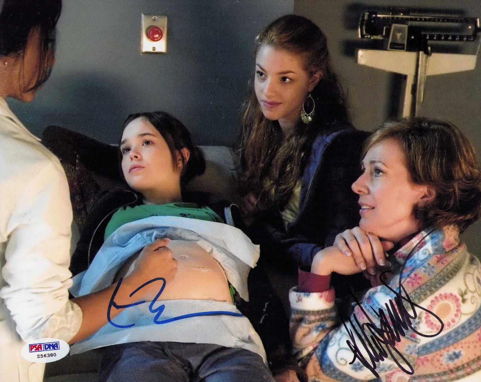Juno rare cast signed photograph PSA DNA: A rare PSA stickered scene from Juno signed by Ellen Page and Allison Janney Certificate of AuthenticityEVERY item in this auction comes with at minimum one fully illustrated and serial numbered COA s