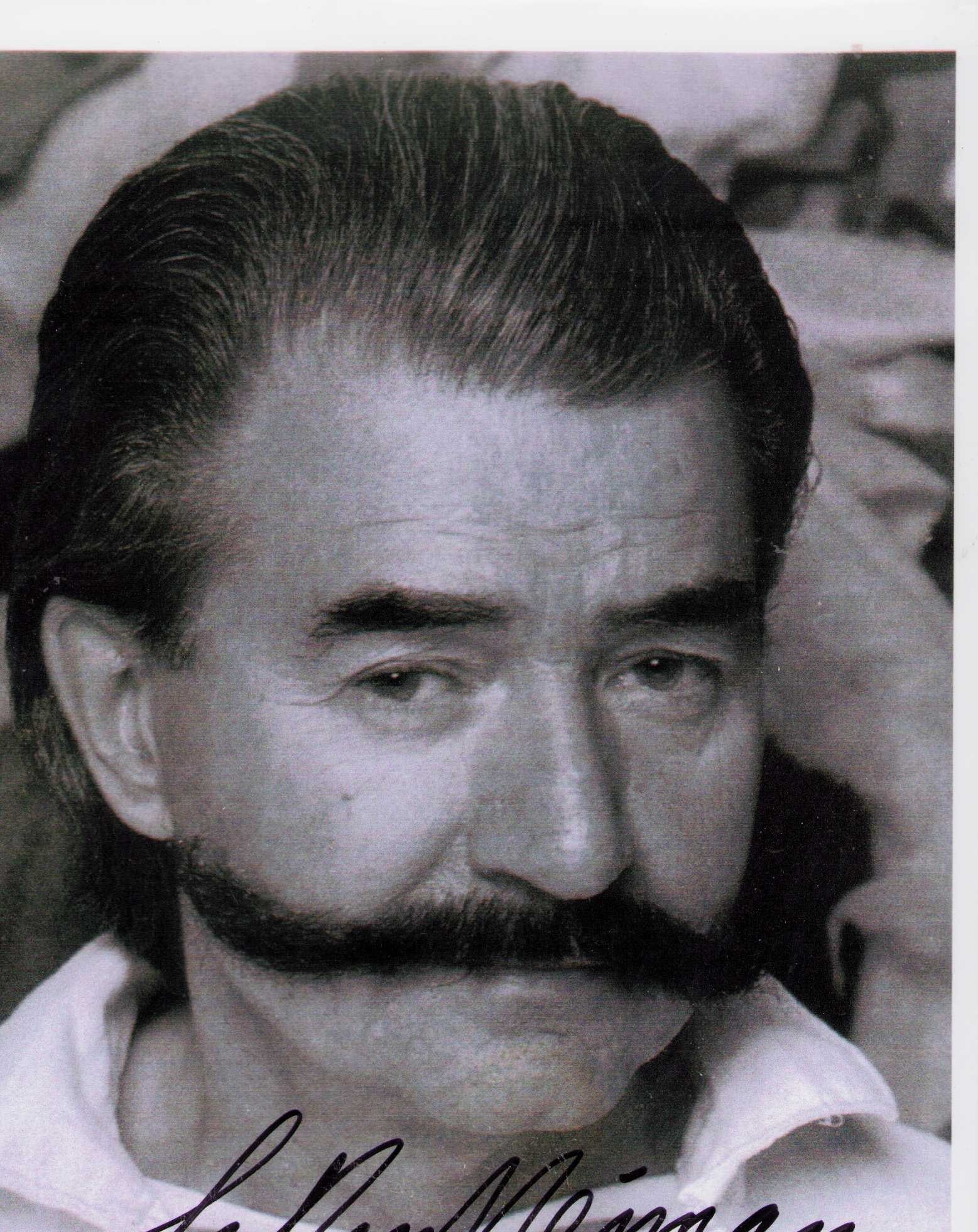 Leroy Neiman signed photograph: A bw portrait of the great artist signed and certified Certificate of AuthenticityEVERY item in this auction comes with at minimum one fully illustrated and serial numbered COA signed by the worlds le