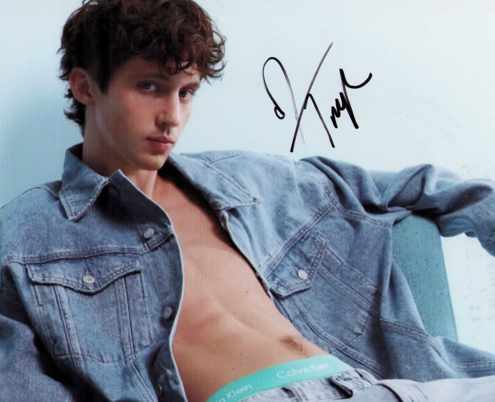 Troy Sivian signed photograph: Sexy young actor rare autograph Certificate of AuthenticityEVERY item in this auction comes with at minimum one fully illustrated and serial numbered COA signed by the worlds leading authenticator in 