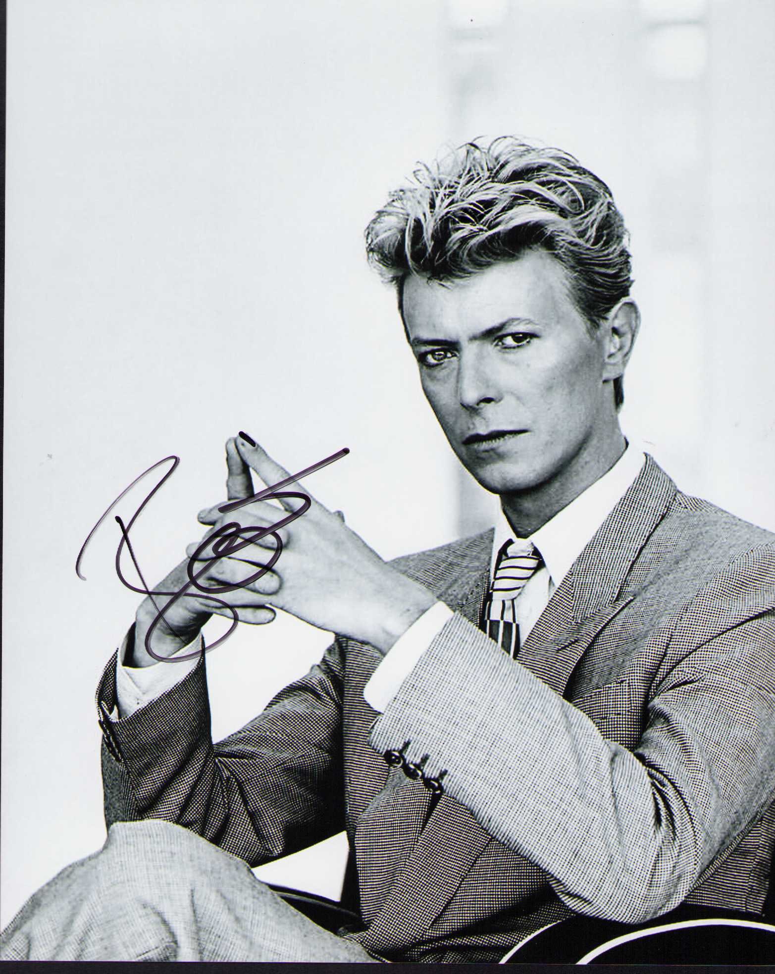 David Bowie signed photograph (1 of 1)