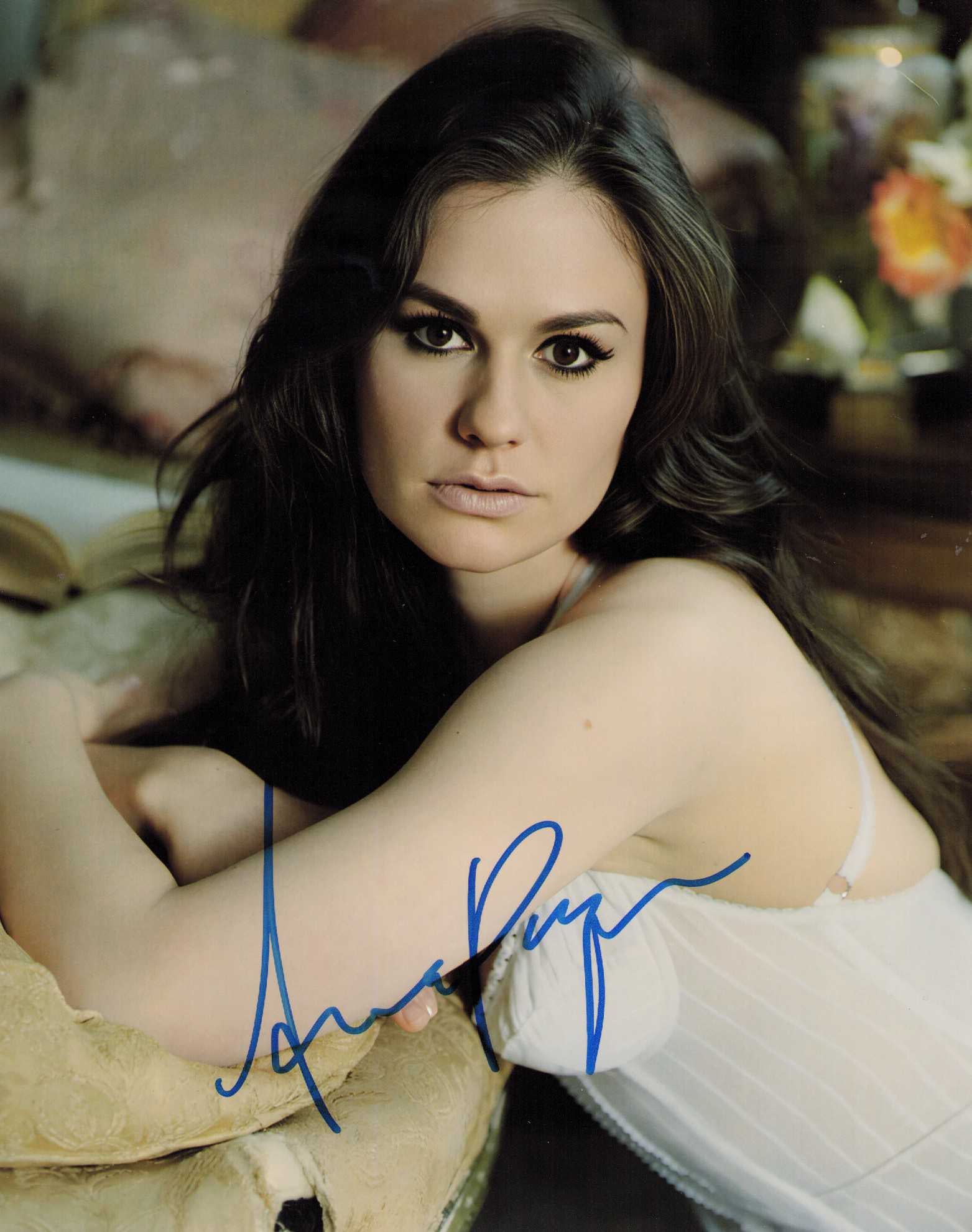 Anna Paquin signed photograph: A sexy signed 8x10 early vintage signature of her Certificate of AuthenticityEVERY item in this auction comes with at minimum one fully illustrated and serial numbered COA signed by the leading authen