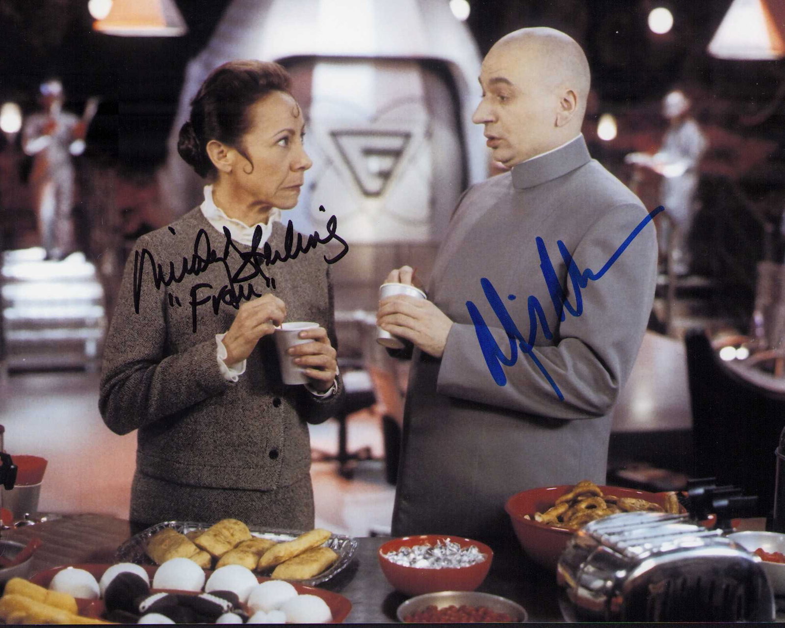 Mike Myers and Mindy Sterling signed Austin Powers photograph (1 of 1)