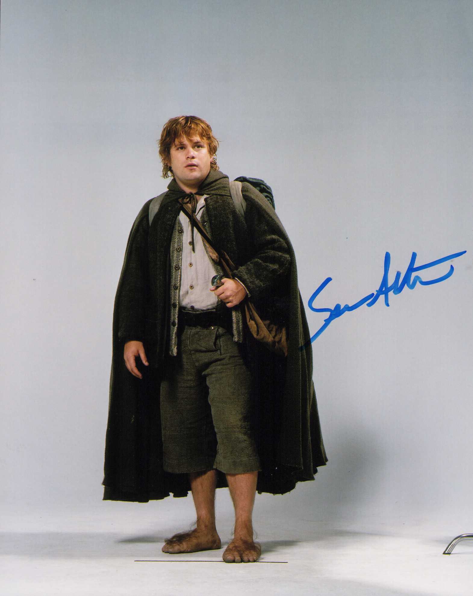 Sean Astin Lord of the Rings signed photograph: A Lord of the Rings signed 8x10 of actor Sean Astin Certificate of AuthenticityEVERY item in this auction comes with at minimum one fully illustrated and serial numbered COA signed by the leading auth
