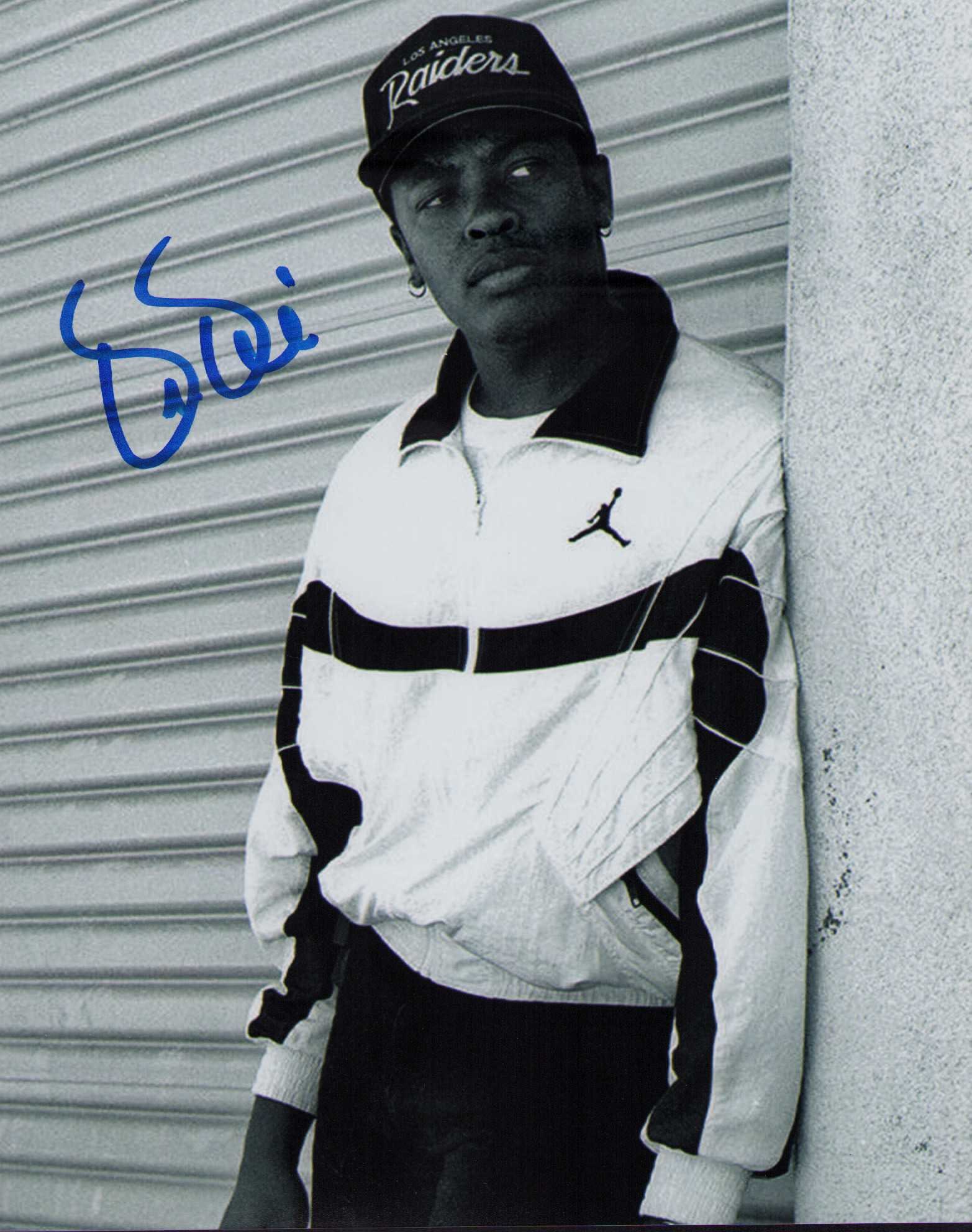 Dr Dre signed photograph (1 of 1)