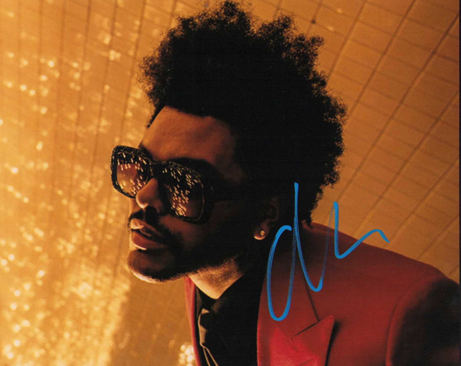 Weeknd signed photograph: A signed 8x10 by the pop star Certificate of AuthenticityEVERY item in this auction comes with at minimum one fully illustrated and serial numbered searchable online COA signed by the leading authenti