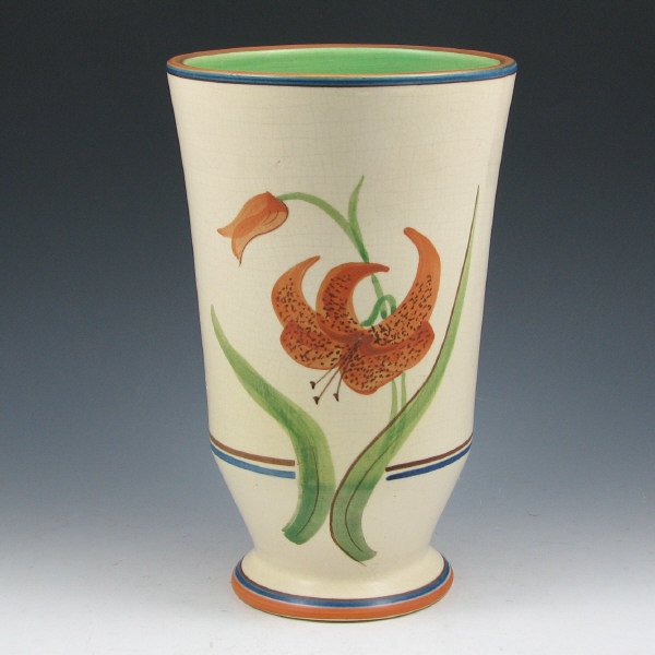 Weller Bonito 9 1/4" Vase - Mint