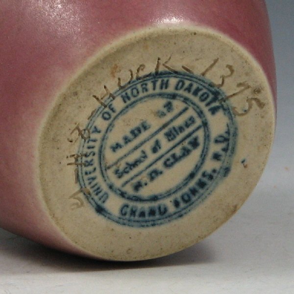 UND School of Mines Cabinet Vase (Huck) - 2