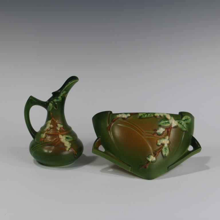 Roseville Snowberry Ewer & Wall Pocket (1 of 1)