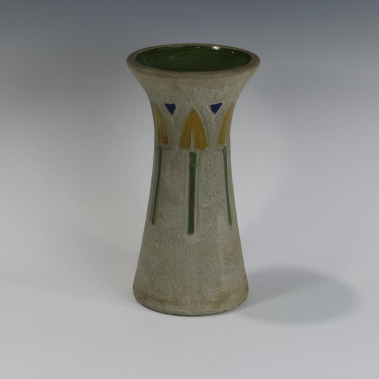 Roseville Mostique Vase (1 of 1)