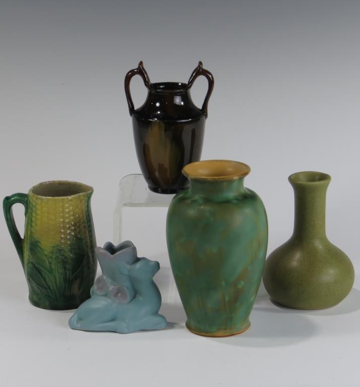 Pottery Group Lot: Pottery Group Lot. including various unmarked pieces, a pigeon forge bud vase and corn creamer. All in excellent condition, hairlines to creamer.
