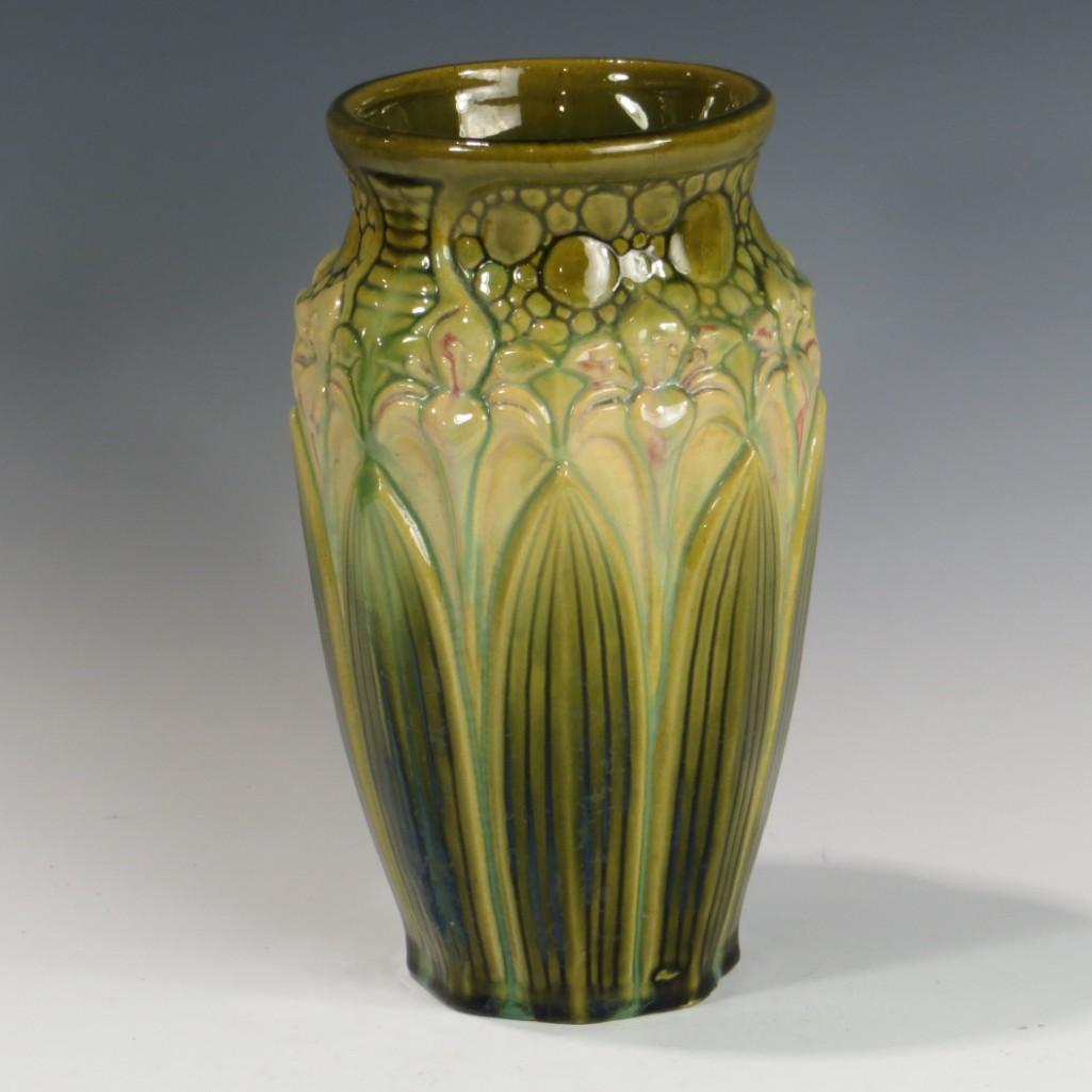Brush McCoy Amaryllis Vase (1 of 2)