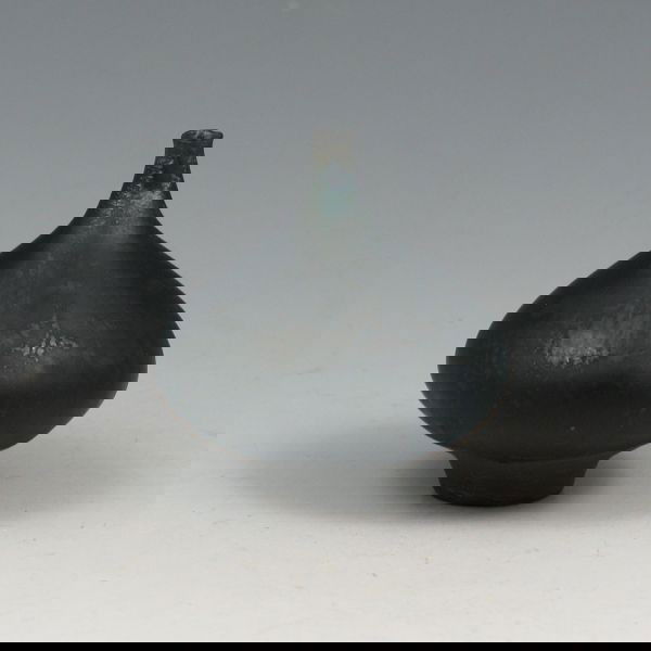 Cabat 2 1/4" Feelie in Navy Blue - Mint: Rose Cabat squat Feelie in dark navy blue with black highlights to the body and a touch of white around the neck. Signed 841 Cabat 11. Mint. 2 1/4" tall.