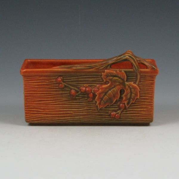 Roseville Bushberry 383-6" Window Box - Mint: Roseville Bushberry window box in brown. Marked Roseville USA 383-6". Mint. 3 3/4" tall by 6 3/4" long. Provenance: Gordon & Sue Hoppe Collection.