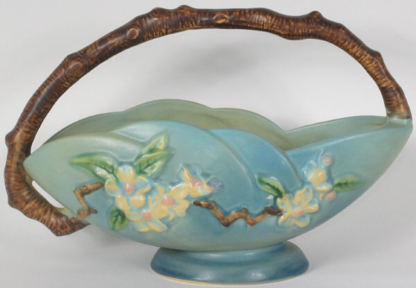 Roseville Apple Blossom 10" Basket Mint