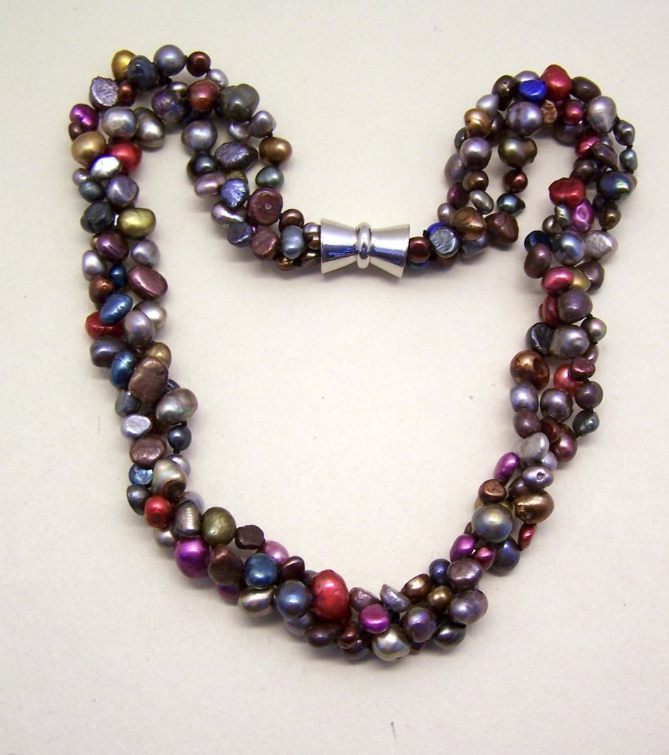 silver tone multi tone cultured pearl torsade necklace: measures 17 6/8" long, crafted with 5mm to 9mm fresh water cultured pearl, weights 73.4 grams, in brand new condition
