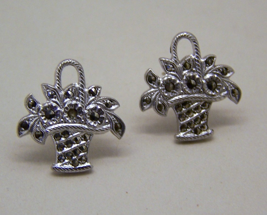 sterling silver marcasite Flower basket earrings: measures 6/8" long x 11/16" wide, weights 3 grams, unmarked but tested as Sterling silver, in great conditions.