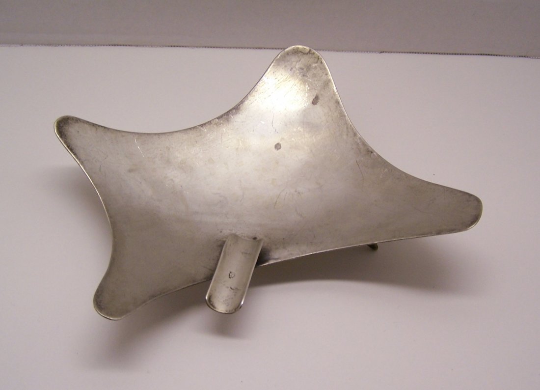 vintage P LOPEZ G Mexico sterling silver ashtray: measures 5 7/8" long BY 5 1/16, weights 122.20 grams, signed p lopez g, Made in Mexico, sterling 925, in great condition