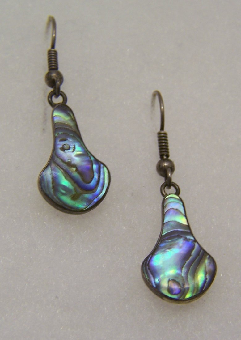 vintage sterling silver abalone drop earrings: measures 1 7/16" long by 7/16" wide, weights 2.98 grams, signed St sg, in good condition need to be polish