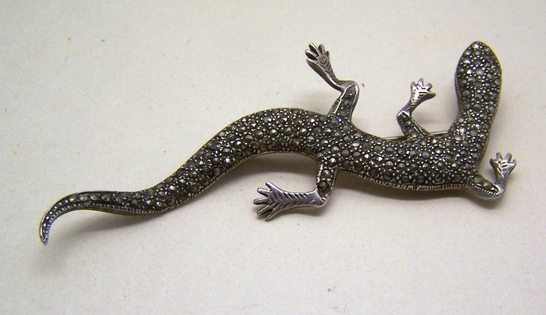 sterling silver marcasite 3 7/8" long lizard brooch pin: measures 3 7/8" long by 1 5/16" wide, crafted with marcasite, weights 12.4 grams, signed 925, in good condition