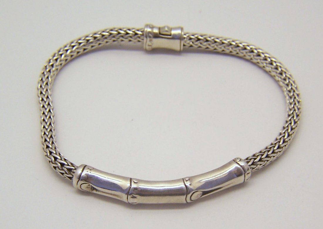 JOHN HARDY sterling silver bracelet: measures 8" long by 1/4" wide, weights 20 grams, in great condition