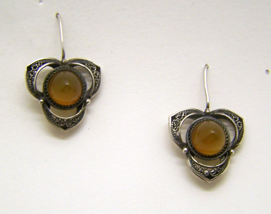 vintage 875 silver carnelian earrings: measures 1 1/4" long by 3/4" wide, crafted with 9mm carnelian, weights 6 grams, signed 875 .2CIO, in great condition