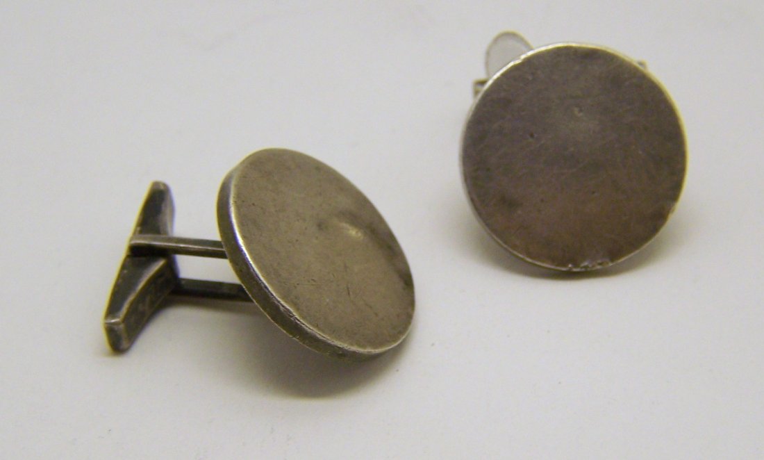 Art Deco sterling silver cufflinks set: measures 13/16" in diameter, weights 20.8 grams, signed ster pat 2472958, in good condition just need to be polish