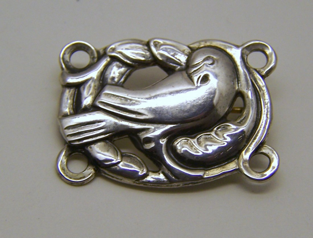 vintage Coro sterling silver brooch pin: measures 1 3/16" long by 7/8" wide, weights 3.73 grams, in good condition