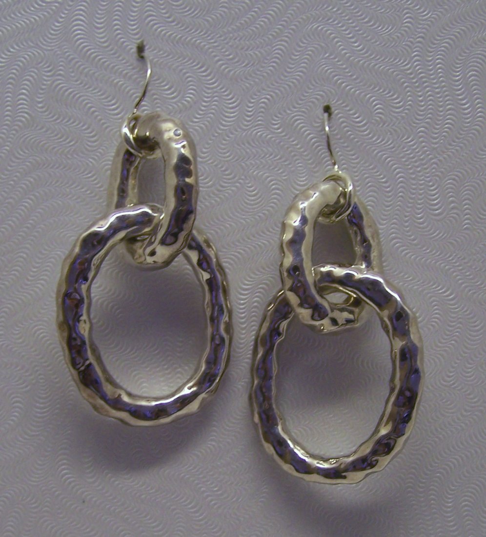 IPPOLITA large link drop earrings: measures 2 11/16" long by 1 5/16" wide, crafted with 23x18mm to 43x34mm sterling silver links, weights 18.8 grams, in great condition, signed Ippolita 925 on the ear wire.