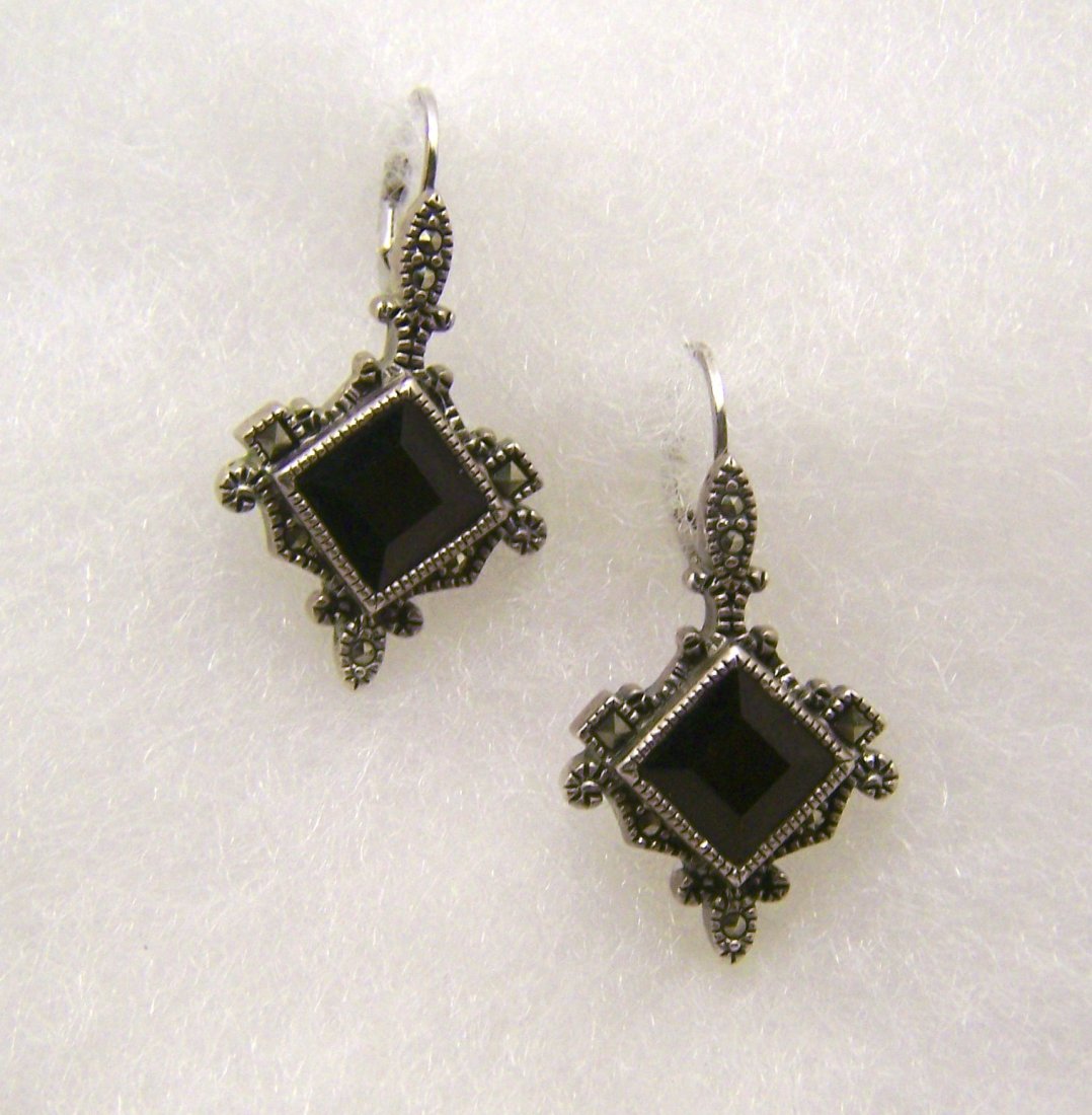 JUDITH JACK sterling silver onyx marcasite earrings: measures 1 3/8" long by 6/8" wide, weights 8.6 grams, in great condition